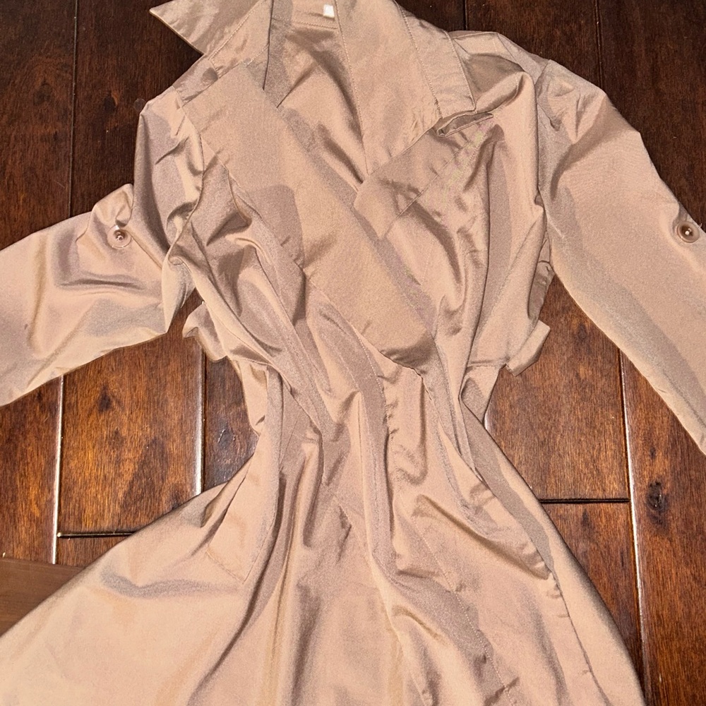 Chic Tan Trench Coat (NEVER WORN)